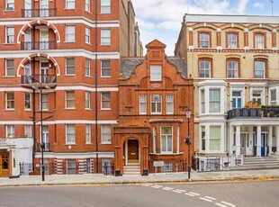 6 bedroom luxury House for sale in London, England