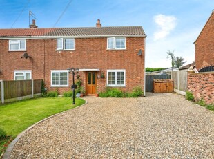 Eastern Avenue, Caister-on-Sea, GREAT YARMOUTH - 4 bedroom semi-detached house