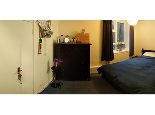 Rooms for rent in a 3-Bedroom Apartment in Battersea, London