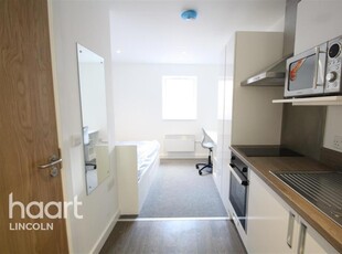 1 bedroom flat for rent in Fitzwilliam Place, High Street, LN5