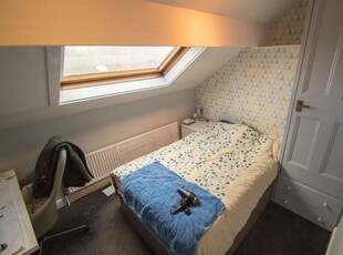 1 bedroom house share for rent in 21 Trelawn Terrace (Room 5), Headingley, Leeds, LS6 3JQ, LS6