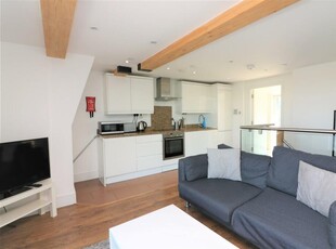 2 bedroom apartment for rent in Commercial Road, Limehouse, E14