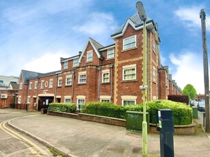 2 bedroom apartment for rent in Sandfield Court, Guildford, GU1