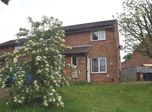 2 bedroom end of terrace house for rent in Verwood Close, Northampton, NN3