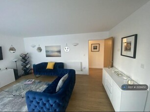 2 bedroom flat for rent in Blackwall Way, London, E14