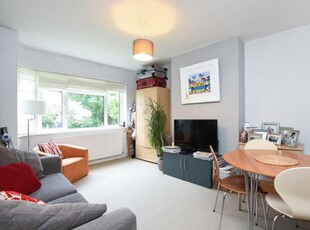 2 bedroom flat for rent in Braeside Avenue Wimbledon SW19