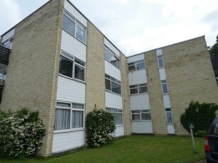 2 bedroom flat for rent in Chesterton Towers, Cambridge, CB4