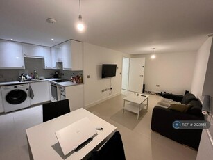 2 bedroom flat for rent in Clarendon Road, Leeds, LS2