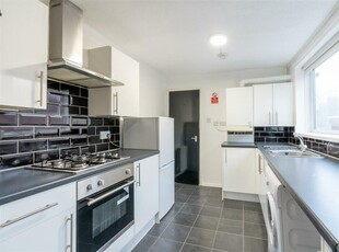2 bedroom flat for rent in Croydon Road, Arthurs Hill, NE4