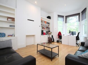 2 bedroom flat for rent in Hillmarton Road, Islington, N7