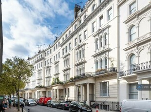 2 bedroom flat for rent in Kensington Gardens Square, London, W2