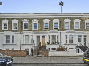 2 bedroom flat to rent London, W12 7EL