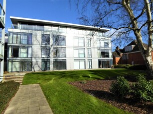 2 bedroom penthouse for rent in Oriel Court at Newsom Place, AL1