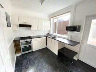 2 bedroom semi-detached house for rent in Woodstock Road, Leicester, LE4 2HH, LE4