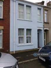 2 bedroom terraced house for rent in Birdwell Road, Long Ashton, Bristol, BS41