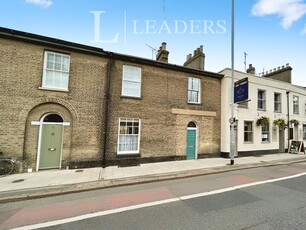 2 bedroom terraced house for rent in Newmarket Road, CB5