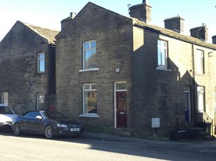 2 bedroom terraced house for rent in West End, Queensbury, Bradford, BD13