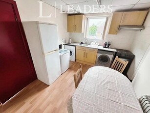 3 bedroom apartment for rent in Younger Street, Fenton, ST4