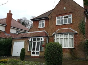 3 bedroom detached house for rent in Meadowcourt Road, Leicester, Leicestershire, LE2