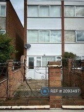 3 bedroom end of terrace house for rent in St. Michaels Avenue, Gedling, Nottingham, NG4
