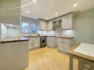 3 bedroom flat for rent in Blyth Road, Bromley, BR1 3RU, BR1