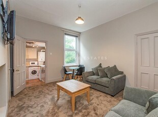 3 bedroom flat for rent in Fairfield Road, Jesmond, Newcastle upon Tyne, NE2