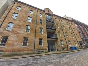 3 bedroom flat for rent in Fox Street, Glasgow, G1
