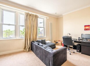 3 bedroom flat for rent in Fulham Palace Road, Bishop's Park, London, SW6