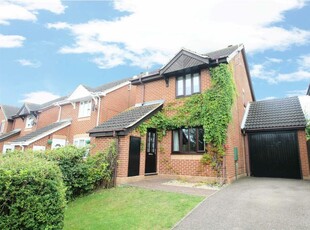 3 bedroom link detached house for rent in Crosby Court, Crownhill, MK8