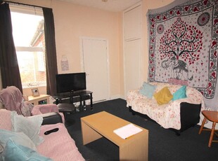 3 bedroom maisonette for rent in Addycombe Terrace, Newcastle Upon Tyne, NE6