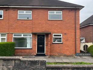 3 bedroom semi-detached house for rent in Brackenfield Avenue, Stoke-On-Trent, ST2