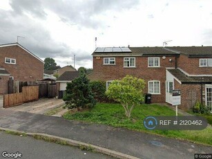 3 bedroom semi-detached house for rent in Burton Close, Oadby, Leicester, LE2