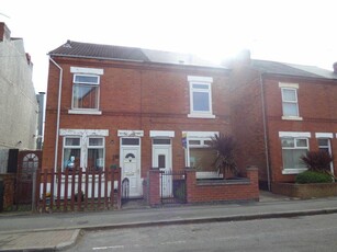 3 bedroom semi-detached house for rent in College Street, Long Eaton NG10 4NP, NG10