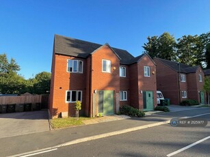 3 bedroom semi-detached house for rent in John Brooks Avenue, Smethwick, B66