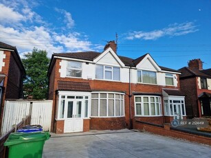 3 bedroom semi-detached house for rent in Kingsway, Manchester, M19