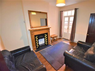 3 bedroom terraced house for rent in Beaconsfield Road, Leicester, LE3