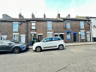 3 bedroom terraced house for rent in High Town Road, Luton, Bedfordshire, LU2