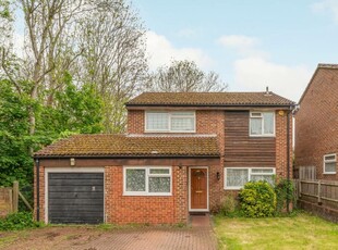 4 bedroom detached house for rent in Drumaline Ridge, Worcester Park, KT4