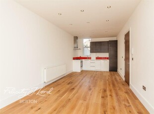 4 bedroom flat for rent in Railton Road, Brixton, SE24