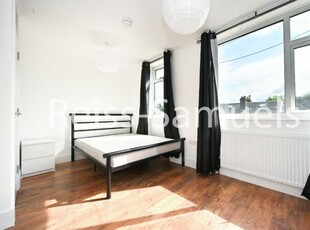 4 bedroom maisonette for rent in Seyssel Street, Isle of Dogs, London, E14