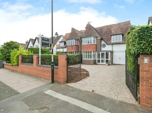 4 bedroom semi-detached house for rent in Goldieslie Road, Sutton Coldfield, West Midlands, B73