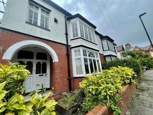 4 bedroom semi-detached house for rent in Roseworth Avenue, Gosforth, Newcastle Upon Tyne, NE3