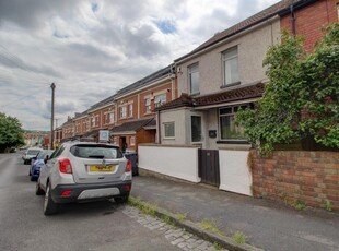 4 bedroom terraced house for rent in Cotswold Road, Windmill Hill, Bristol, BS3