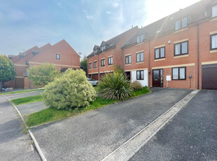 4 bedroom town house for rent in Sixpenny Close, Poole, Dorset, BH12