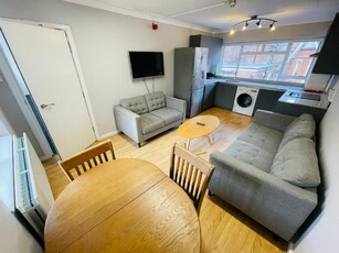 5 bedroom apartment for rent in Arthur Avenue, Lenton, Nottingham, Nottinghamshire, NG7