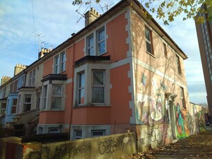 5 bedroom terraced house for rent in Dean Lane, Bristol, BS3