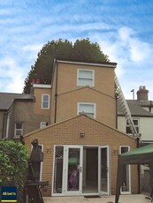 6 bedroom semi-detached house for rent in Newmarket Road, Cambridge, CB5