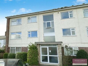 Brandon Court, Russell Road, 2 Bedroom Apartment