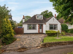 Bungalow for sale in North Riding, St. Albans, Hertfordshire AL2