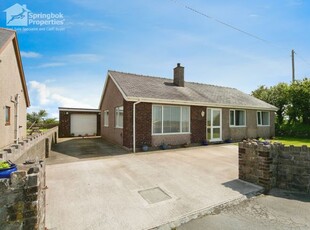 Bungalow for sale in Penrallt, Llannerch-Y-Medd, Anglesey LL71